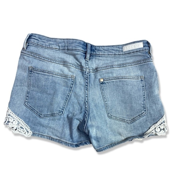 ⭐️&DENIM H&M brand Girls Lace Detail Jean Shorts - Picture 3 of 4